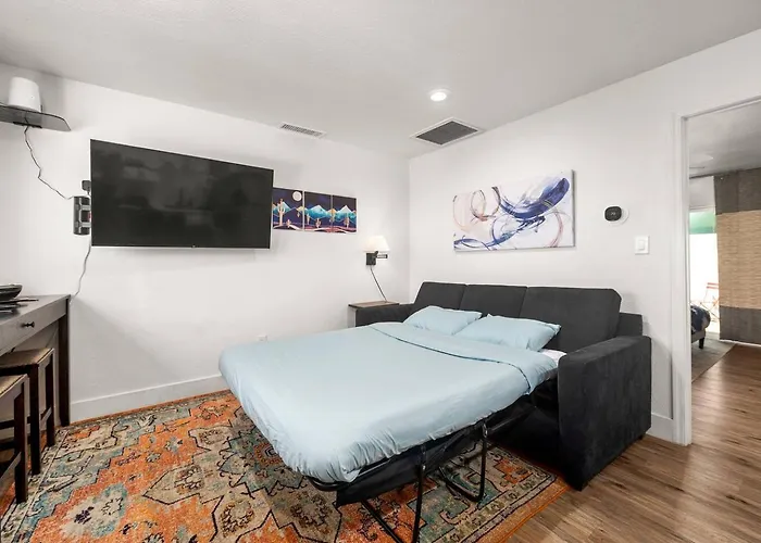 Agave Retreat In The Heart Of Downtown