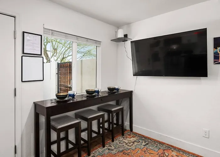Agave Retreat In The Heart Of Downtown *
